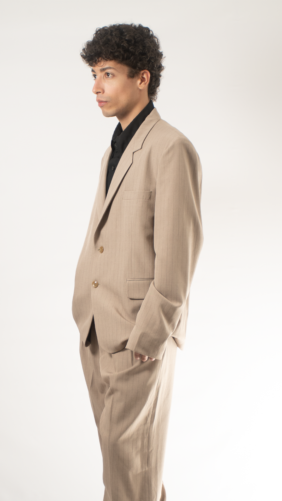 Traje de sastrería beige