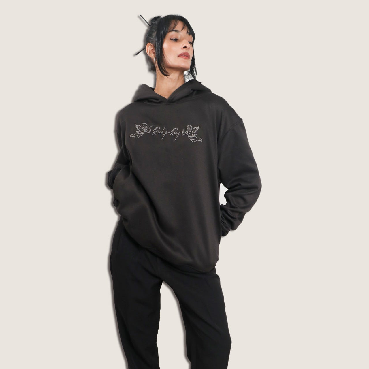 Hoodie negro mokuzai