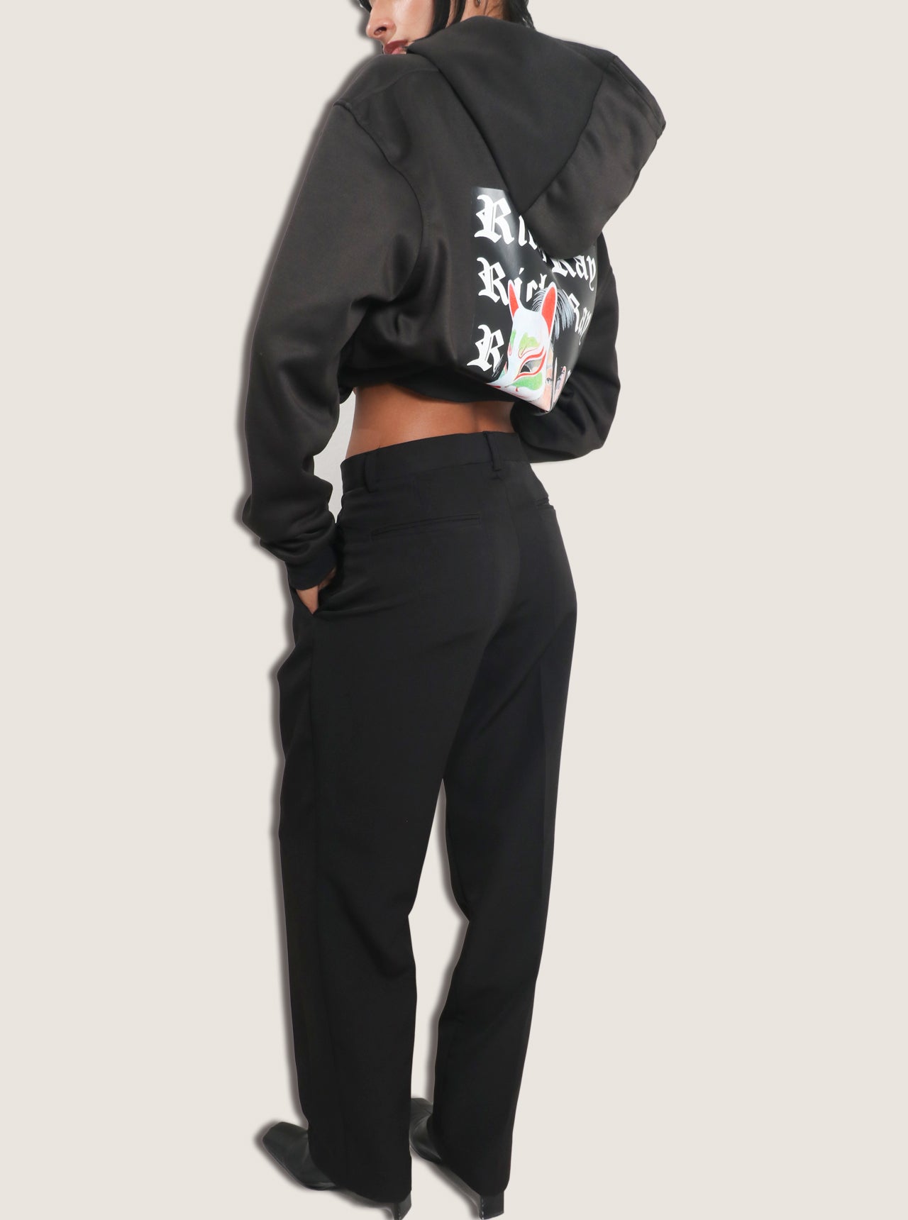 Hoodie negro mokuzai