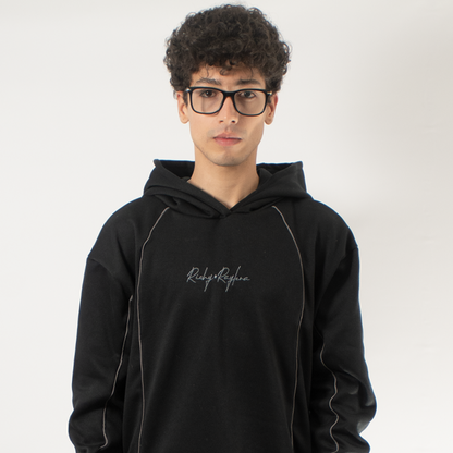 Hoodie negro líneas