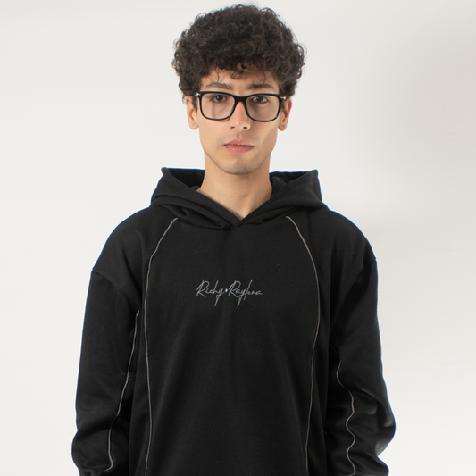 Hoodie negro líneas