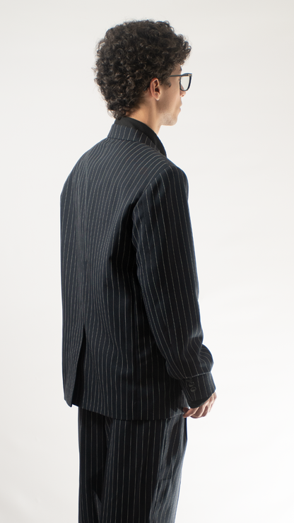 Traje sastrería negro líneas