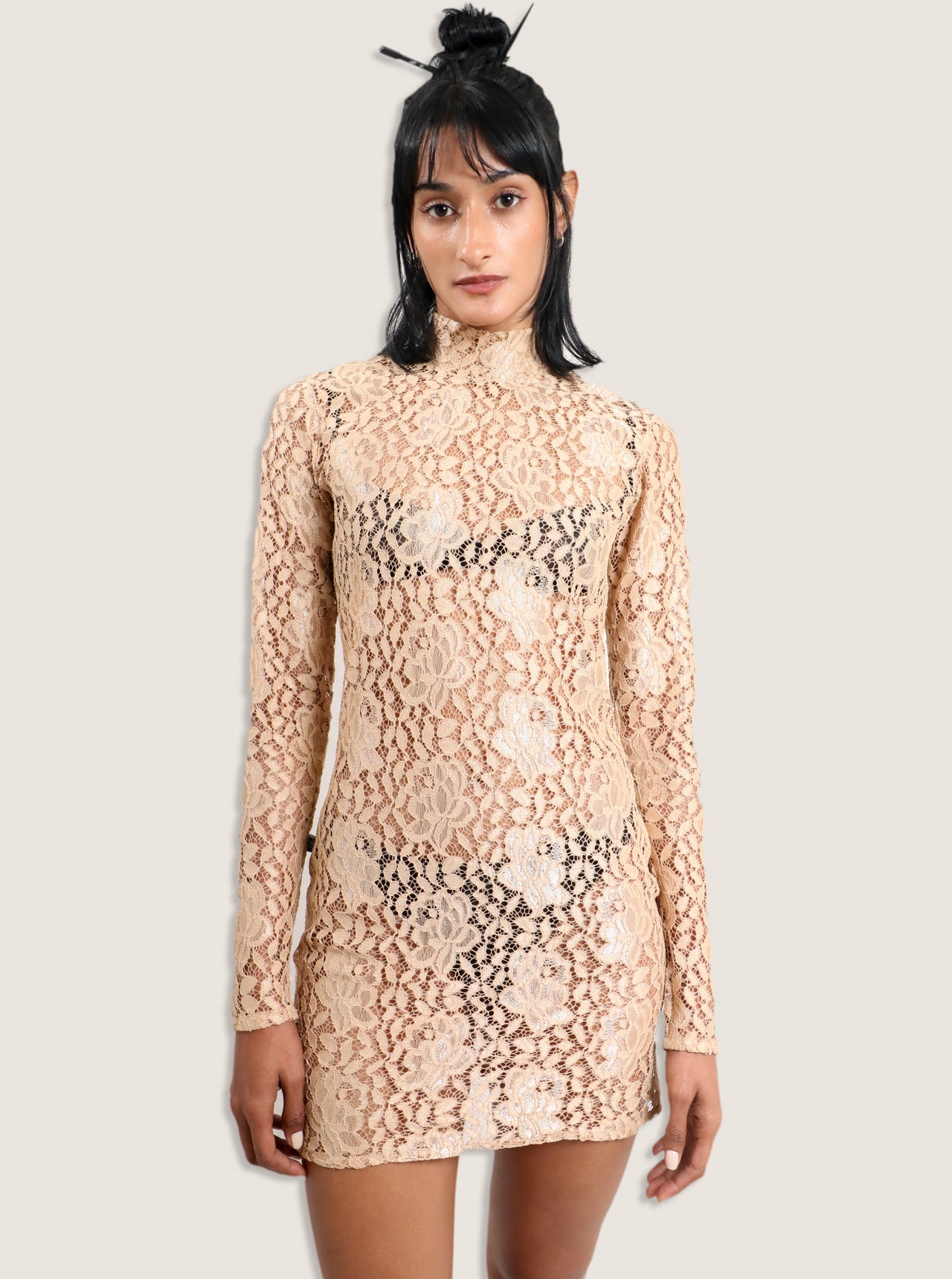 Vestido encaje beige